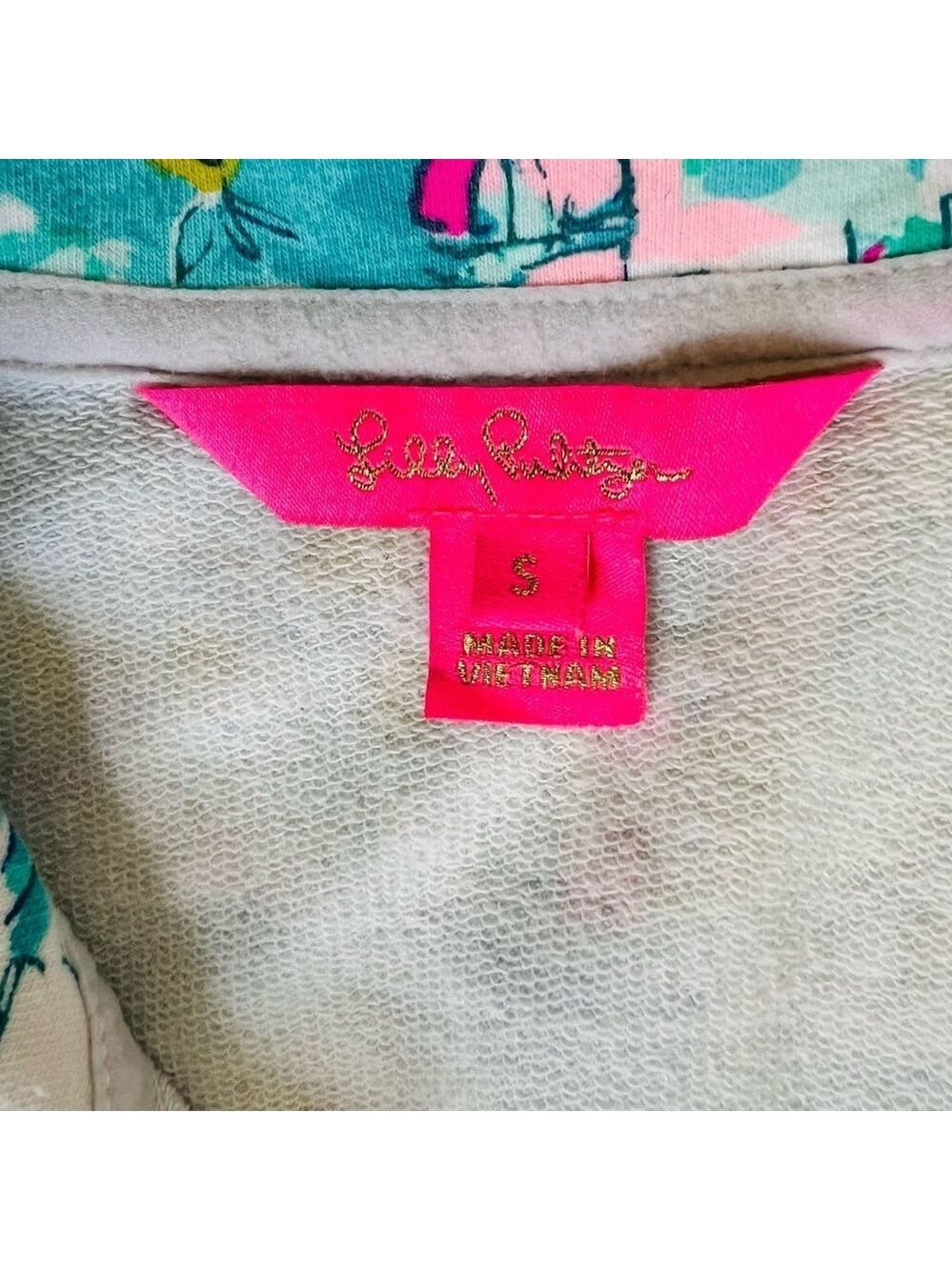 Lilly Pulitzer Skipper Popover
Rare Print Postcards From Positano
UPF 50+
Small - Picture 7 of 9